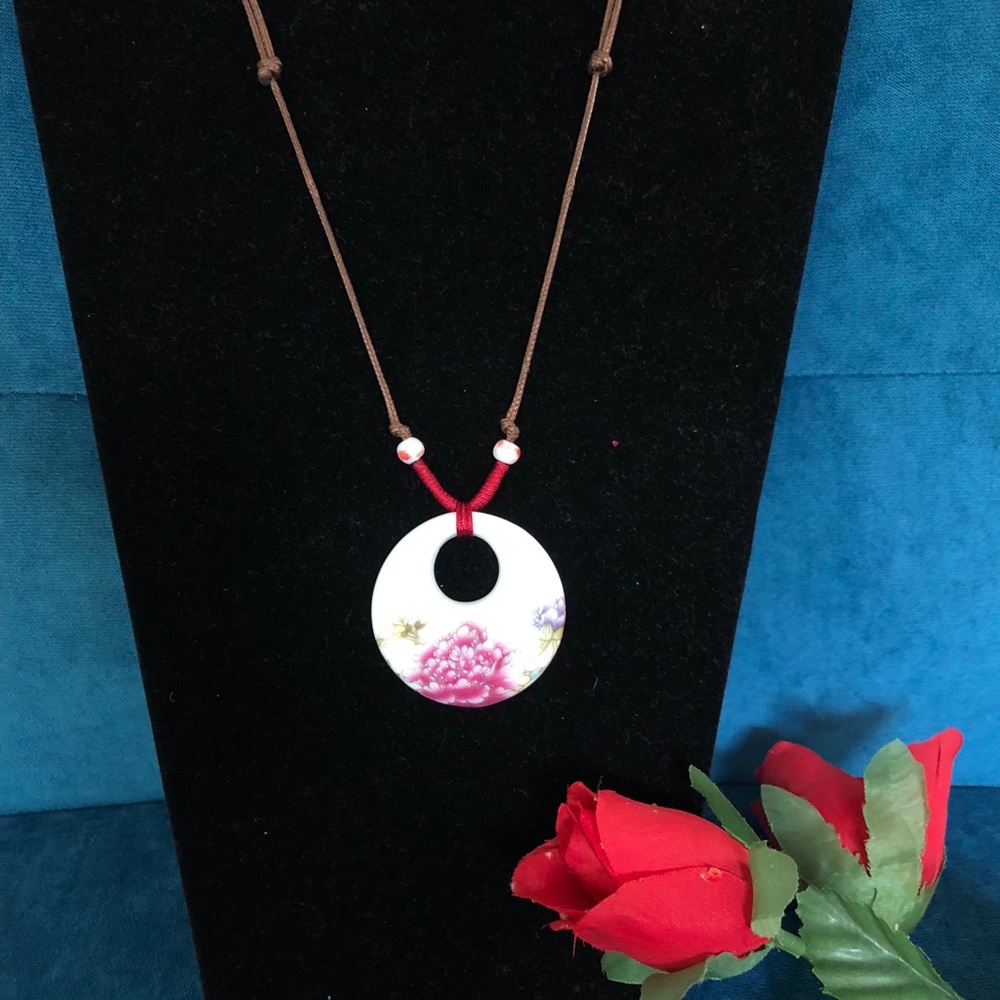 Flower Rope Necklace ๐ธ - Picture 2 of 8